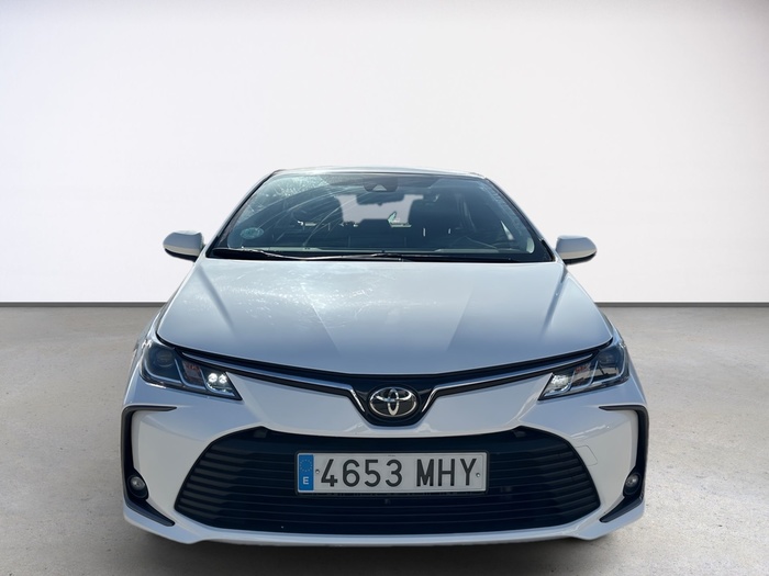 Toyota Corolla 1.5 125 Active Sedan 92 kW (125 CV) Vehículo usado en Madrid Toyota Corolla 1.5 125 Active Sedan 92 kW (125 CV) Vehículo usado en Madrid