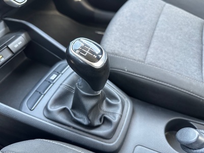 Kia Stonic 1.0 T-GDi MHEV iMT Concept 88 kW (120 CV) 14 Kia Stonic 1.0 T-GDi MHEV iMT Concept 88 kW (120 CV) 14