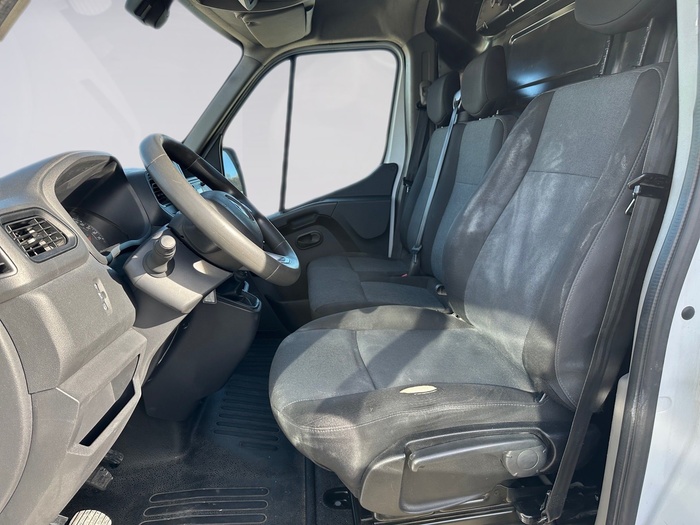 Renault Master Furgon T L1H1 3500 dCi 110 kW (150 CV) Vehículo usado en Madrid Renault Master Furgon T L1H1 3500 dCi 110 kW (150 CV) Vehículo usado en Madrid