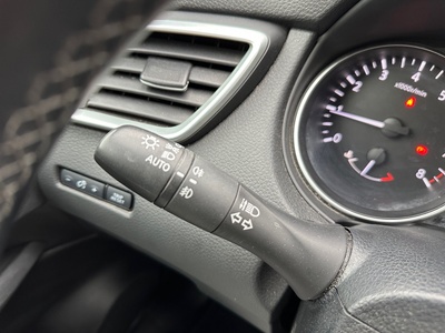 Nissan Qashqai DIG-T 140 mHEV Acenta 4x2 103 kW (140 CV) 19 Nissan Qashqai DIG-T 140 mHEV Acenta 4x2 103 kW (140 CV) 19