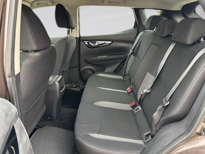 Nissan Qashqai DIG-T 140 mHEV Acenta 4x2 103 kW (140 CV) Vehículo usado en Madrid Nissan Qashqai DIG-T 140 mHEV Acenta 4x2 103 kW (140 CV) Vehículo usado en Madrid