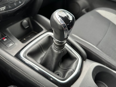 Nissan Qashqai DIG-T 140 mHEV Acenta 4x2 103 kW (140 CV) 14 Nissan Qashqai DIG-T 140 mHEV Acenta 4x2 103 kW (140 CV) 14