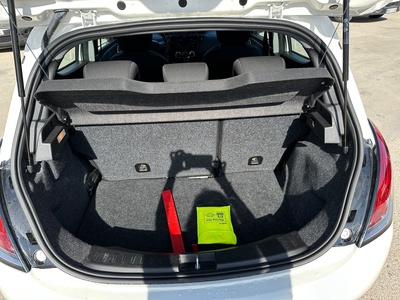 Lancia Ypsilon 1.2 Silver Evo II 51 kW (69 CV) 6 Lancia Ypsilon 1.2 Silver Evo II 51 kW (69 CV) 6