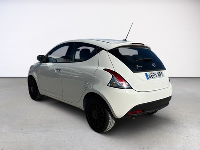 Lancia Ypsilon 1.2 Silver Evo II 51 kW (69 CV) 7 Lancia Ypsilon 1.2 Silver Evo II 51 kW (69 CV) 7