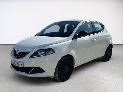 Lancia Ypsilon 1.2 Silver Evo II 51 kW (69 CV) 1 Lancia Ypsilon 1.2 Silver Evo II 51 kW (69 CV) 1