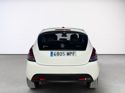 Lancia Ypsilon 1.2 Silver Evo II 51 kW (69 CV) 5 Lancia Ypsilon 1.2 Silver Evo II 51 kW (69 CV) 5