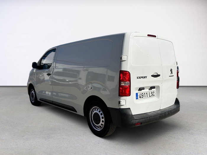 Peugeot Expert Furgon BlueHDi 120 S&S Pro Standard 88 kW (120 CV) Vehículo usado en Madrid Peugeot Expert Furgon BlueHDi 120 S&S Pro Standard 88 kW (120 CV) Vehículo usado en Madrid