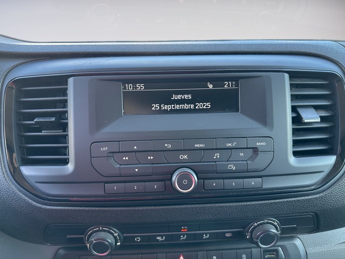 Peugeot Expert Furgon BlueHDi 120 S&S Pro Standard 88 kW (120 CV) Vehículo usado en Madrid Peugeot Expert Furgon BlueHDi 120 S&S Pro Standard 88 kW (120 CV) Vehículo usado en Madrid