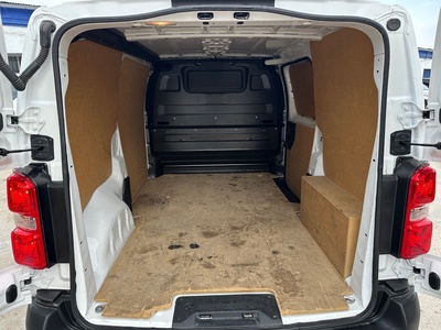 Peugeot Expert Furgon BlueHDi 120 S&S Pro Standard 88 kW (120 CV) 6 Peugeot Expert Furgon BlueHDi 120 S&S Pro Standard 88 kW (120 CV) 6