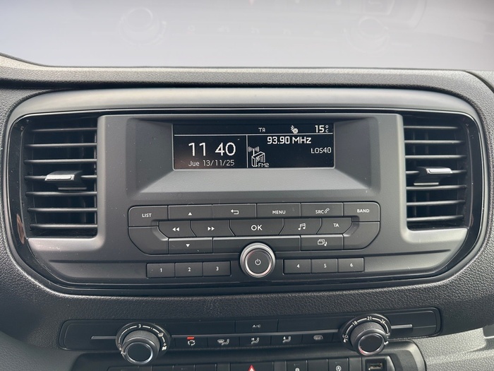 Peugeot Expert Furgon BlueHDi 120 S&S Pro Standard 88 kW (120 CV) Vehículo usado en Madrid Peugeot Expert Furgon BlueHDi 120 S&S Pro Standard 88 kW (120 CV) Vehículo usado en Madrid