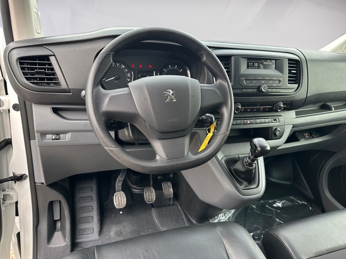 Peugeot Expert Furgon BlueHDi 120 S&S Pro Standard 88 kW (120 CV) Vehículo usado en Madrid Peugeot Expert Furgon BlueHDi 120 S&S Pro Standard 88 kW (120 CV) Vehículo usado en Madrid