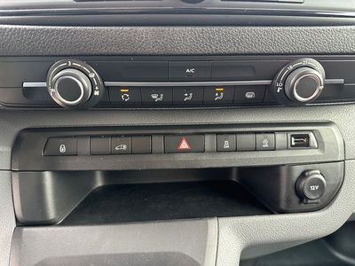 Peugeot Expert Furgon BlueHDi 120 S&S Pro Standard 88 kW (120 CV) 18 Peugeot Expert Furgon BlueHDi 120 S&S Pro Standard 88 kW (120 CV) 18