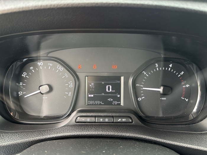 Peugeot Expert Furgon BlueHDi 120 S&S Pro Standard 88 kW (120 CV) Vehículo usado en Madrid Peugeot Expert Furgon BlueHDi 120 S&S Pro Standard 88 kW (120 CV) Vehículo usado en Madrid