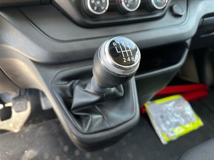 Renault Trafic Furgon Furgon L1H1 Blue dCi 81 kW (110 CV) Vehículo usado en Madrid Renault Trafic Furgon Furgon L1H1 Blue dCi 81 kW (110 CV) Vehículo usado en Madrid