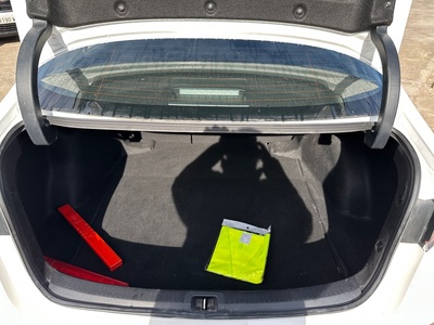 Toyota Corolla 1.5 125 92 kW (125 CV) 6 Toyota Corolla 1.5 125 92 kW (125 CV) 6