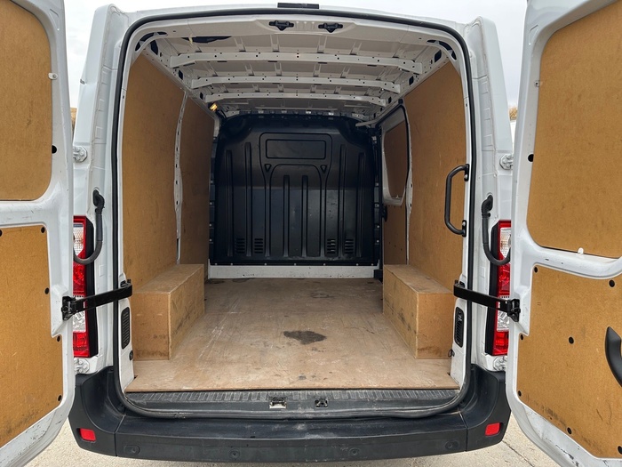 Renault Master Furgon Furgon L1H1 3500 Blue dCi 110 kW (150 CV) Vehículo usado en Madrid Renault Master Furgon Furgon L1H1 3500 Blue dCi 110 kW (150 CV) Vehículo usado en Madrid