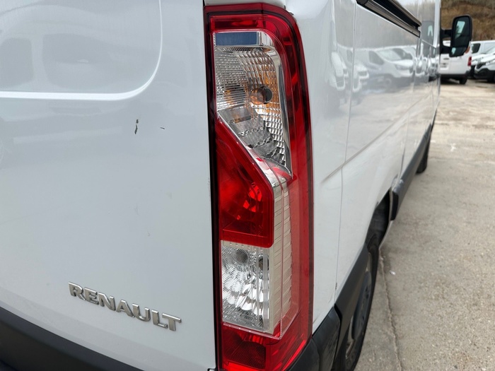 Renault Master Furgon Furgon L1H1 3500 Blue dCi 110 kW (150 CV) Vehículo usado en Madrid Renault Master Furgon Furgon L1H1 3500 Blue dCi 110 kW (150 CV) Vehículo usado en Madrid