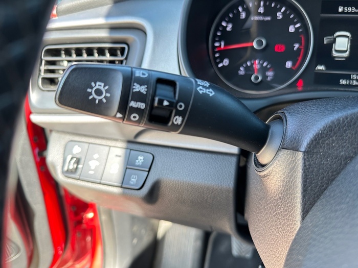 Kia Stonic 1.2 DPi Concept 62 kW (84 CV) Vehículo usado en Madrid Kia Stonic 1.2 DPi Concept 62 kW (84 CV) Vehículo usado en Madrid