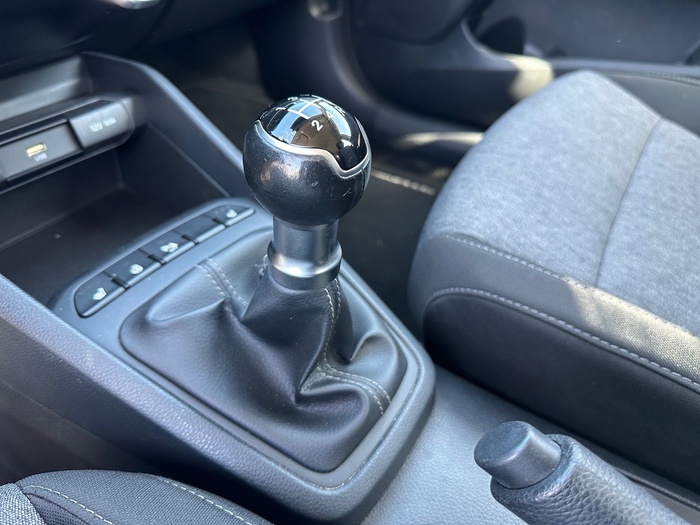 Kia Stonic 1.2 DPi Concept 62 kW (84 CV) Vehículo usado en Madrid Kia Stonic 1.2 DPi Concept 62 kW (84 CV) Vehículo usado en Madrid