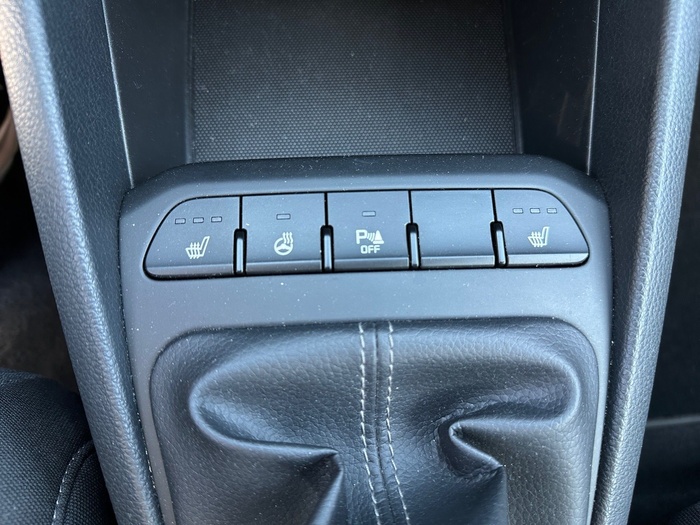 Kia Stonic 1.2 DPi Concept 62 kW (84 CV) Vehículo usado en Madrid Kia Stonic 1.2 DPi Concept 62 kW (84 CV) Vehículo usado en Madrid