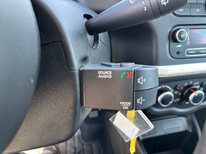 Renault Twingo 1.0 48 kW (65 CV) Vehículo usado en Madrid Renault Twingo 1.0 48 kW (65 CV) Vehículo usado en Madrid