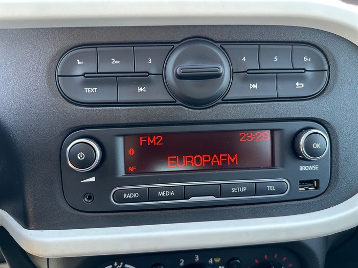 Renault Twingo 1.0 48 kW (65 CV) Vehículo usado en Madrid Renault Twingo 1.0 48 kW (65 CV) Vehículo usado en Madrid