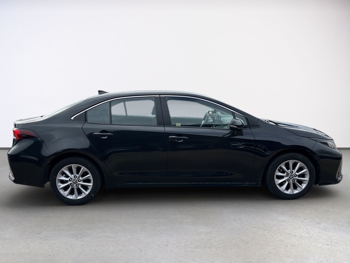 Toyota Corolla 1.5 125 Sedan 92 kW (125 CV) Vehículo usado en Madrid Toyota Corolla 1.5 125 Sedan 92 kW (125 CV) Vehículo usado en Madrid