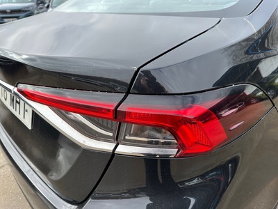 Toyota Corolla 1.5 125 Sedan 92 kW (125 CV) 17 Toyota Corolla 1.5 125 Sedan 92 kW (125 CV) 17