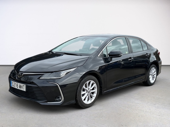 Toyota Corolla 1.5 125 Sedan 92 kW (125 CV) Vehículo usado en Madrid Toyota Corolla 1.5 125 Sedan 92 kW (125 CV) Vehículo usado en Madrid