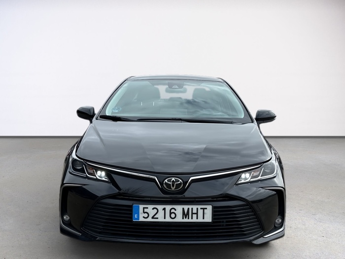 Toyota Corolla 1.5 125 Sedan 92 kW (125 CV) Vehículo usado en Madrid Toyota Corolla 1.5 125 Sedan 92 kW (125 CV) Vehículo usado en Madrid