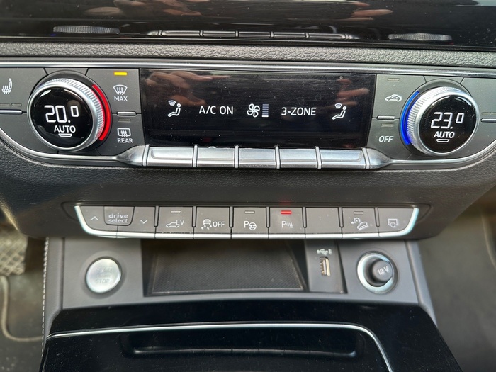 Audi Q5 TFSIe Black Line 55 TFSIe quattro 270 kW (367 CV) S tronic Vehículo usado en Madrid Audi Q5 TFSIe Black Line 55 TFSIe quattro 270 kW (367 CV) S tronic Vehículo usado en Madrid