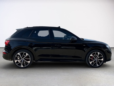 Audi Q5 TFSIe Black Line 55 TFSIe quattro 270 kW (367 CV) S tronic 4 Audi Q5 TFSIe Black Line 55 TFSIe quattro 270 kW (367 CV) S tronic 4