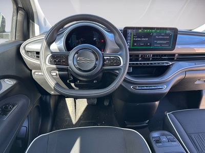 Fiat 500 Electrico Monotrim 3+1 320km 87 kW (118 CV) 9 Fiat 500 Electrico Monotrim 3+1 320km 87 kW (118 CV) 9