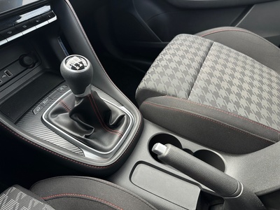 MG ZS 1.5 Comfort 78 kW (106 CV) 14 MG ZS 1.5 Comfort 78 kW (106 CV) 14