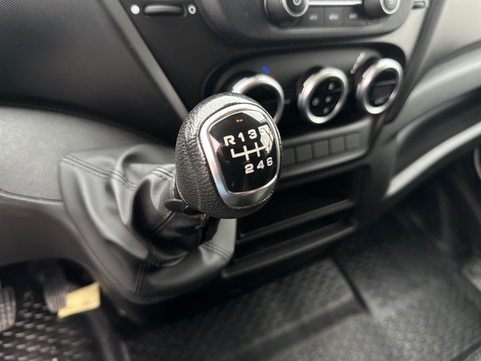 Iveco Daily Furgon 2.3 TD 35S 16 3520/H2 115 kW (156 CV) Vehículo usado en Madrid Iveco Daily Furgon 2.3 TD 35S 16 3520/H2 115 kW (156 CV) Vehículo usado en Madrid