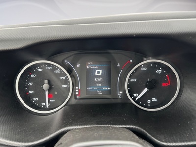 Iveco Daily Furgon 2.3 TD 35S 16 3520/H2 115 kW (156 CV) 10 Iveco Daily Furgon 2.3 TD 35S 16 3520/H2 115 kW (156 CV) 10