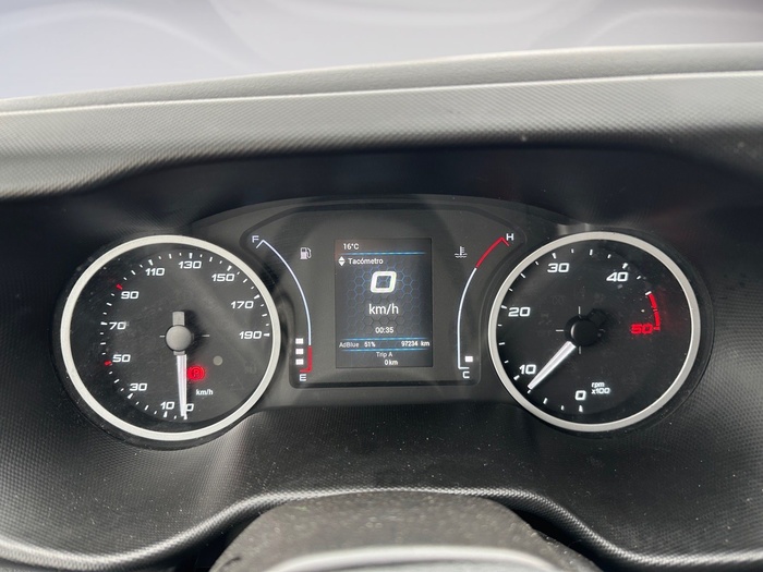 Iveco Daily Furgon 2.3 TD 35S 16 3520/H2 115 kW (156 CV) Vehículo usado en Madrid Iveco Daily Furgon 2.3 TD 35S 16 3520/H2 115 kW (156 CV) Vehículo usado en Madrid