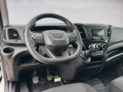 Iveco Daily Furgon 2.3 TD 35S 16 3520/H2 115 kW (156 CV) 9 Iveco Daily Furgon 2.3 TD 35S 16 3520/H2 115 kW (156 CV) 9