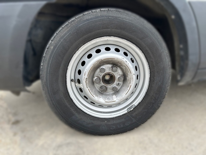 Iveco Daily Furgon 2.3 TD 35S 16 3520/H2 115 kW (156 CV) Vehículo usado en Madrid Iveco Daily Furgon 2.3 TD 35S 16 3520/H2 115 kW (156 CV) Vehículo usado en Madrid