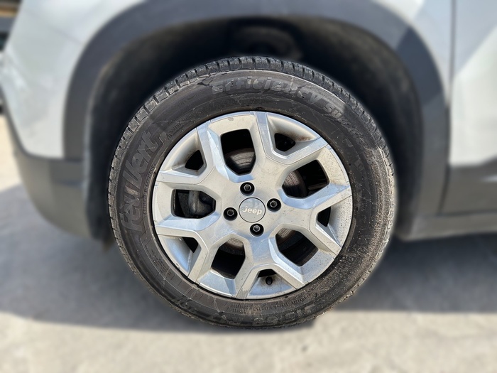 Jeep Avenger 1.2 G Avenger 74 kW (100 CV) Vehículo usado en Madrid Jeep Avenger 1.2 G Avenger 74 kW (100 CV) Vehículo usado en Madrid