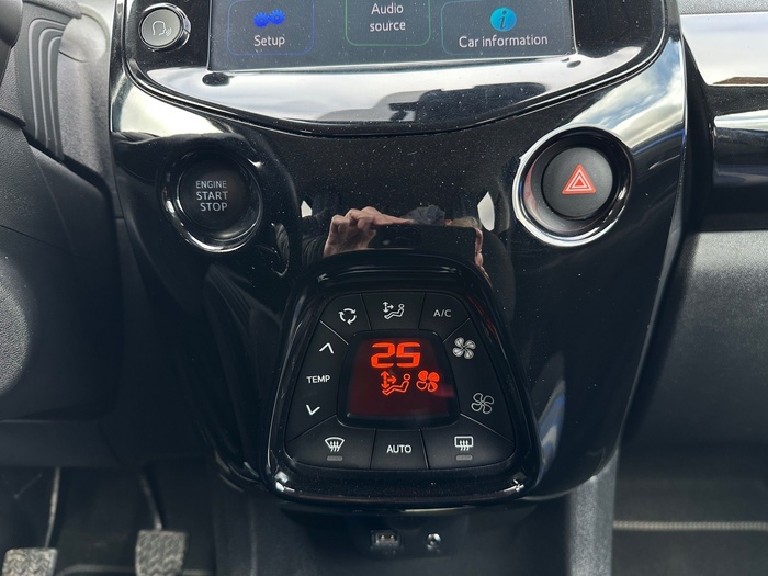 Peugeot 108 1.0 VTi Collection 53 kW (72 CV) Vehículo usado en Madrid Peugeot 108 1.0 VTi Collection 53 kW (72 CV) Vehículo usado en Madrid