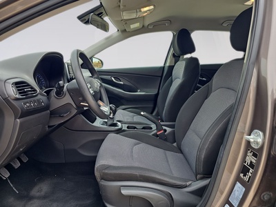 Hyundai i30 1.5 DPI Essence 81 kW (110 CV) 10 Hyundai i30 1.5 DPI Essence 81 kW (110 CV) 10