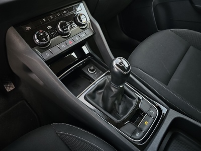 Skoda Karoq 1.0 TSI Ambition 81 kW (110 CV) 14 Skoda Karoq 1.0 TSI Ambition 81 kW (110 CV) 14