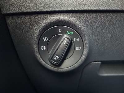 Skoda Karoq 1.0 TSI Ambition 81 kW (110 CV) 18 Skoda Karoq 1.0 TSI Ambition 81 kW (110 CV) 18