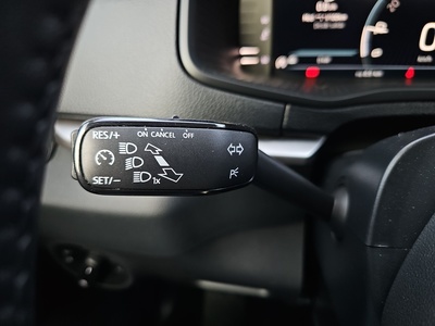 Skoda Karoq 1.0 TSI Ambition 81 kW (110 CV) 19 Skoda Karoq 1.0 TSI Ambition 81 kW (110 CV) 19