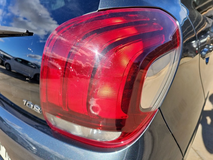 Peugeot 108 1.0 VTi Active 53 kW (72 CV) Vehículo usado en Madrid Peugeot 108 1.0 VTi Active 53 kW (72 CV) Vehículo usado en Madrid