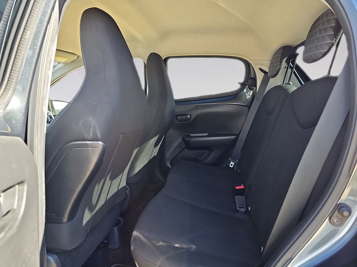 Peugeot 108 1.0 VTi Active 53 kW (72 CV) Vehículo usado en Madrid Peugeot 108 1.0 VTi Active 53 kW (72 CV) Vehículo usado en Madrid