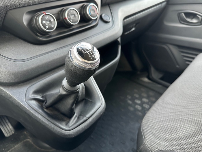 Renault Trafic Furgon Furgon L1H1 Blue dCi 81 kW (110 CV) Vehículo usado en Madrid Renault Trafic Furgon Furgon L1H1 Blue dCi 81 kW (110 CV) Vehículo usado en Madrid