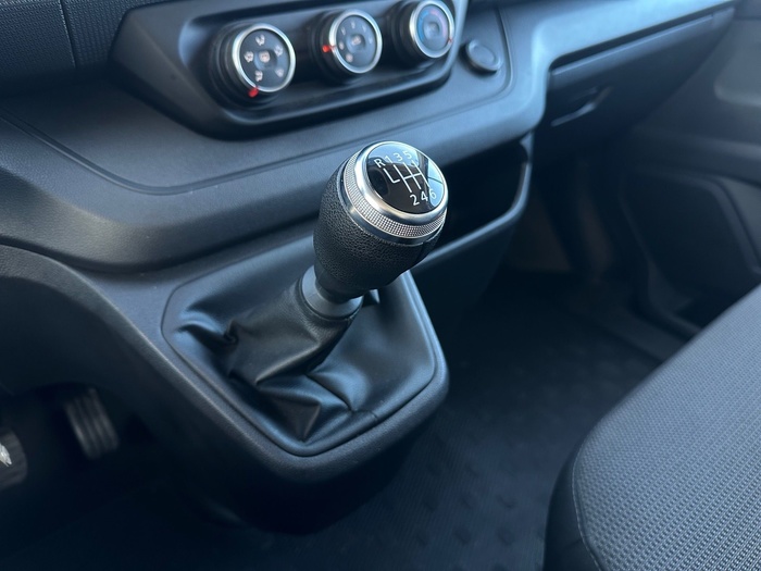 Renault Trafic Furgon Furgon L1H1 Blue dCi 81 kW (110 CV) Vehículo usado en Madrid Renault Trafic Furgon Furgon L1H1 Blue dCi 81 kW (110 CV) Vehículo usado en Madrid