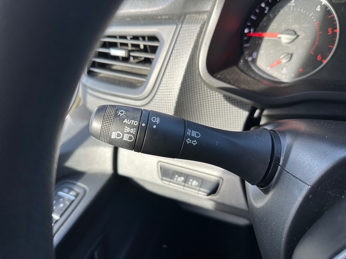 Renault Trafic Furgon Furgon L1H1 Blue dCi 81 kW (110 CV) Vehículo usado en Madrid Renault Trafic Furgon Furgon L1H1 Blue dCi 81 kW (110 CV) Vehículo usado en Madrid